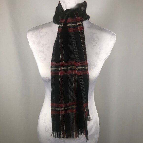 Black & Red Plaid Winter Scarf (Unisex) - Picture 6 of 10